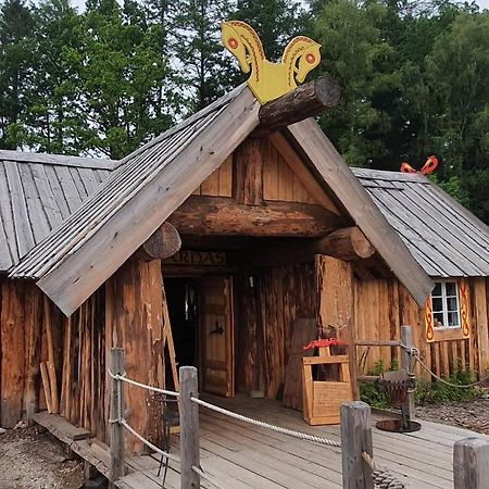Vittfarnas Hird Vikingaby Bed and Breakfast Sosdala Exterior foto