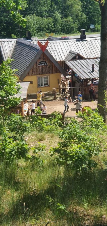Vittfarnas Hird Vikingaby Bed and Breakfast Sosdala Exterior foto