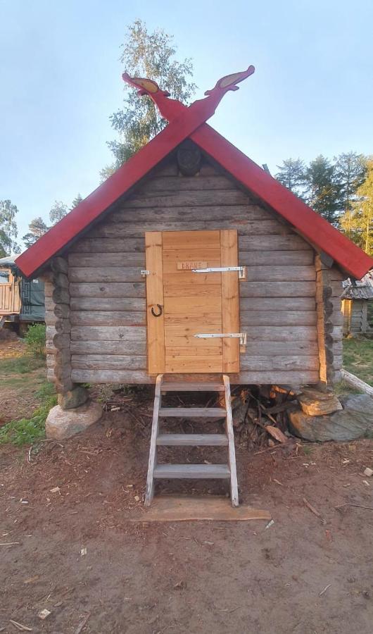 Vittfarnas Hird Vikingaby Bed and Breakfast Sosdala Exterior foto
