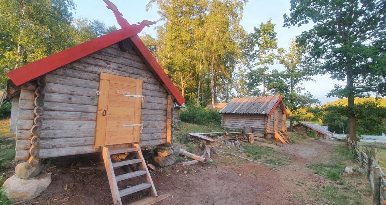 Vittfarnas Hird Vikingaby Bed and Breakfast Sosdala Exterior foto