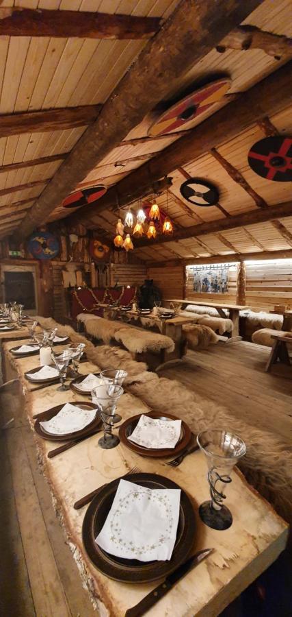 Vittfarnas Hird Vikingaby Bed and Breakfast Sosdala Exterior foto