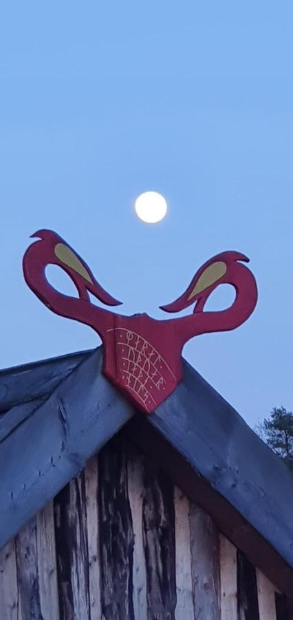 Vittfarnas Hird Vikingaby Bed and Breakfast Sosdala Exterior foto